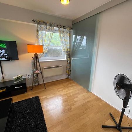 The Reflection Apartment , With River Thames View Londra Exterior foto