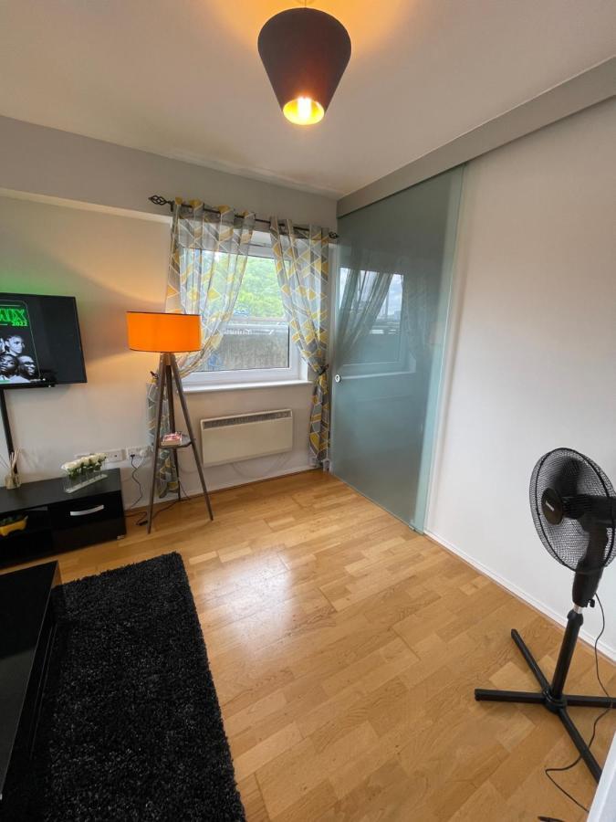 The Reflection Apartment , With River Thames View Londra Exterior foto
