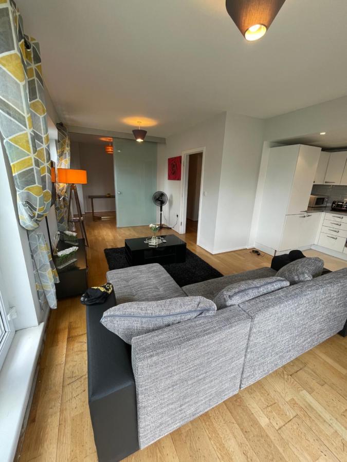 The Reflection Apartment , With River Thames View Londra Exterior foto