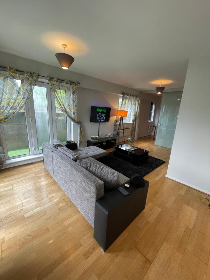 The Reflection Apartment , With River Thames View Londra Exterior foto