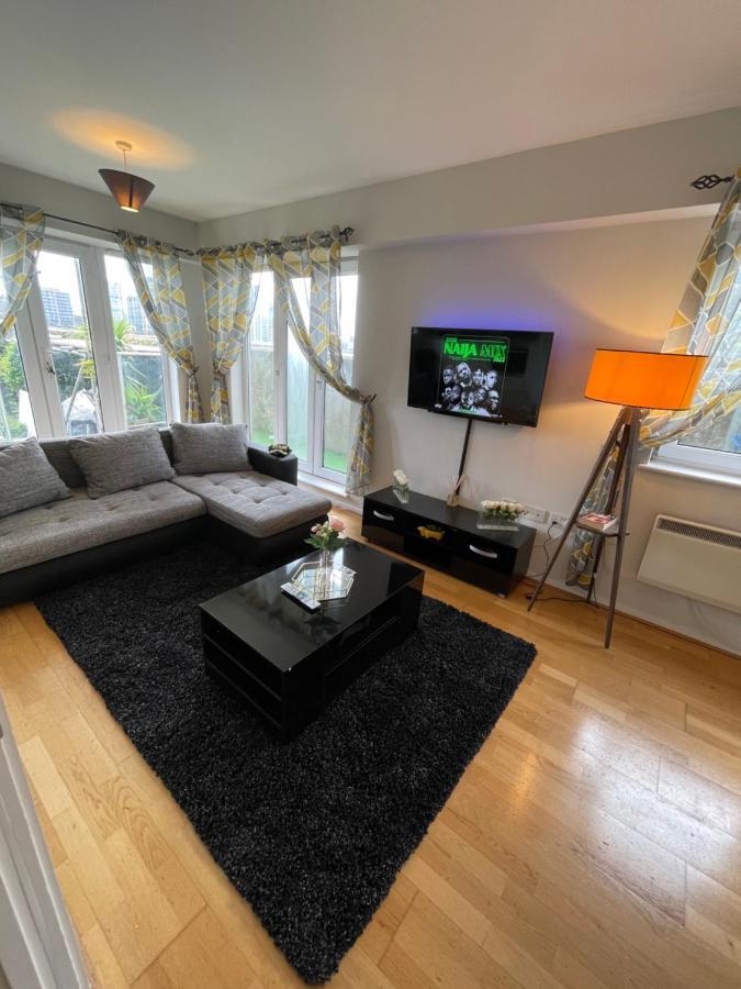 The Reflection Apartment , With River Thames View Londra Exterior foto